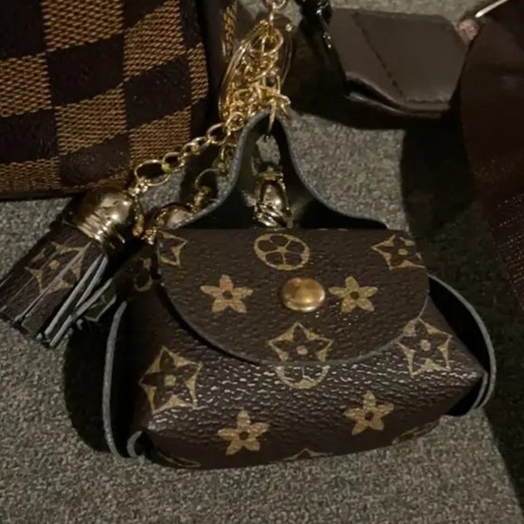 Classic Mini Bag Keychain, Earpod Holder Phone Case Keychain - Picture 2 of 8